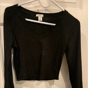 Cropped vneck long sleeve
